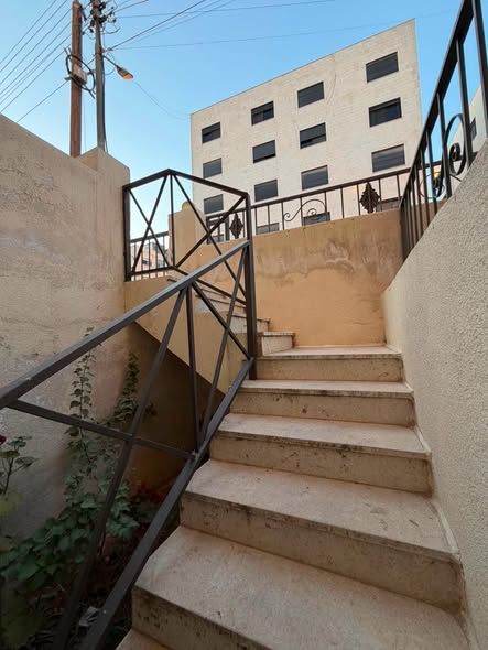 85m² 2-Bedroom Apartment in Deir Ghbar, Amman
