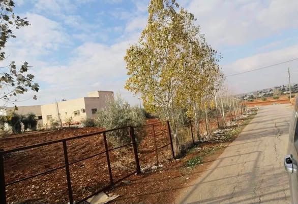 أرض 452 متر على شارعين