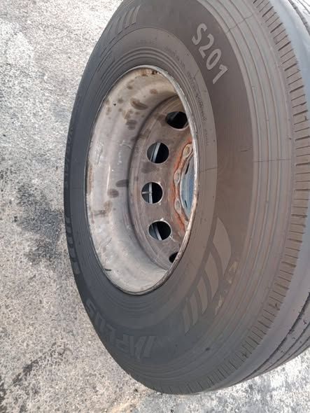 إطارات شاحنة مقاس 315/80R22.5 مع جنطات ألمانية — الأردن (3)