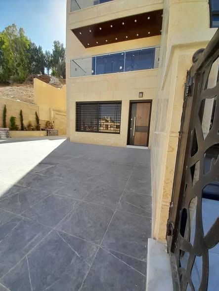 Super Deluxe 195m² 3-Bedroom Apartment in Khalda, Amman