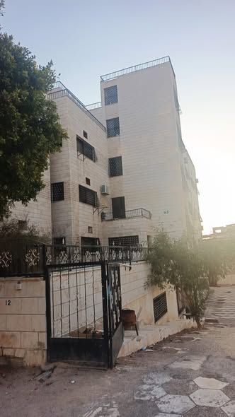 Roof Apartment – 5th Floor