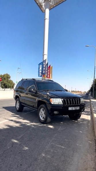 جيب شروكي موديل 2000