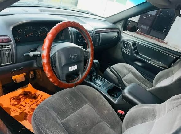 جيب شروكي موديل 2000 — الأردن (5)