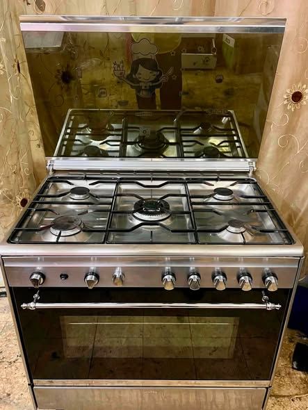 غاز خمس عيون Smeg إيطالي مقاس 90