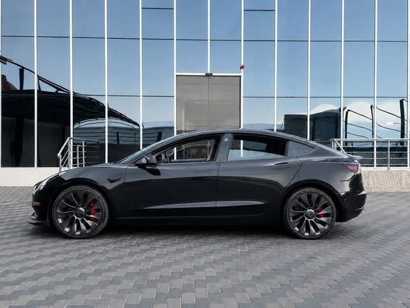 Tesla Model 3 Performance 2022 — الأردن (4)