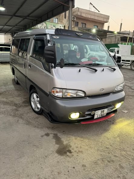 باص H100 موديل 2002 هيكل ممتد