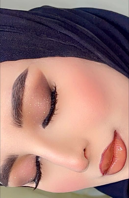 خدمة مكياج وتصفيف شعر