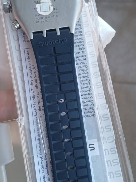 ساعة SWATCH كرونوغراف كحلي — الأردن (2)