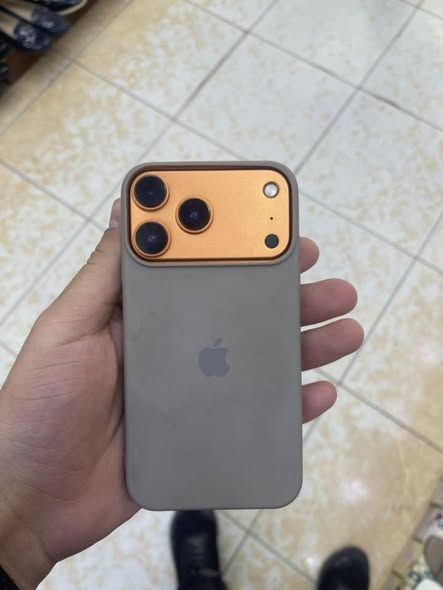 آيفون XR محول بشكل 17 برو — الأردن (4)