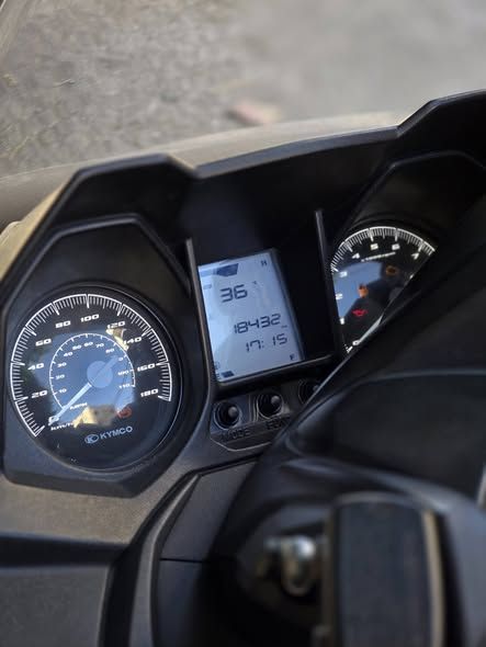 سكوتر كيمكو X-Town 300i ABS موديل 2021 — الأردن (4)