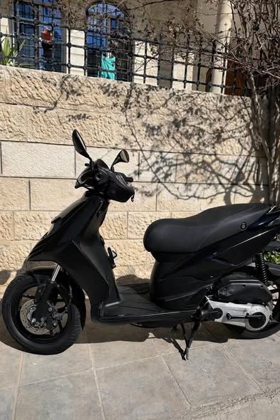 سكوتر أبريليا 150cc 2021 — الأردن (2)