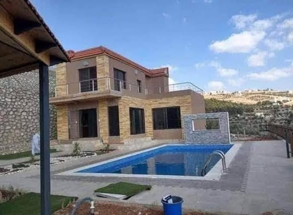 تنفيذ وبناء شاليهات تسليم مفتاح — الأردن (5)