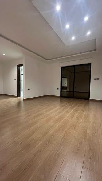 Semi-Ground Floor Apartment in Villa, 135m² with 70m² Terrace — Amman, Jordan (4)