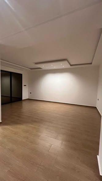 Semi-Ground Floor Apartment in Villa, 135m² with 70m² Terrace — Amman, Jordan (5)