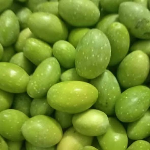 زيتون أخضر نبالي وزيت زيتون بلدي