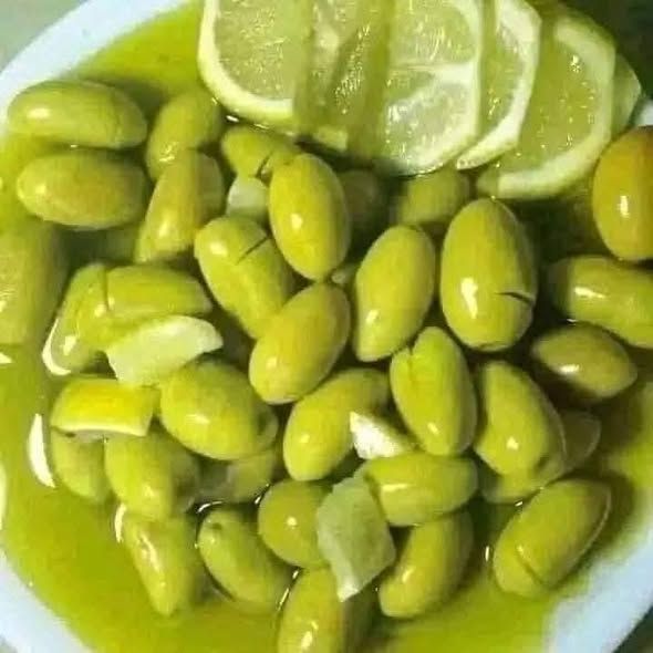 زيتون أخضر نبالي وزيت زيتون بلدي — الأردن (2)