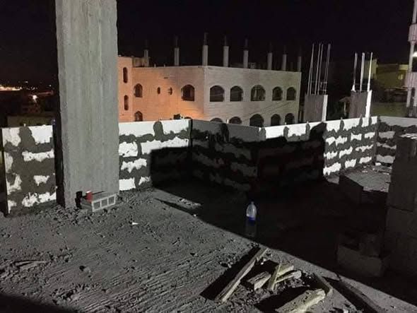 بناء عظم منازل وأسوار وترميم