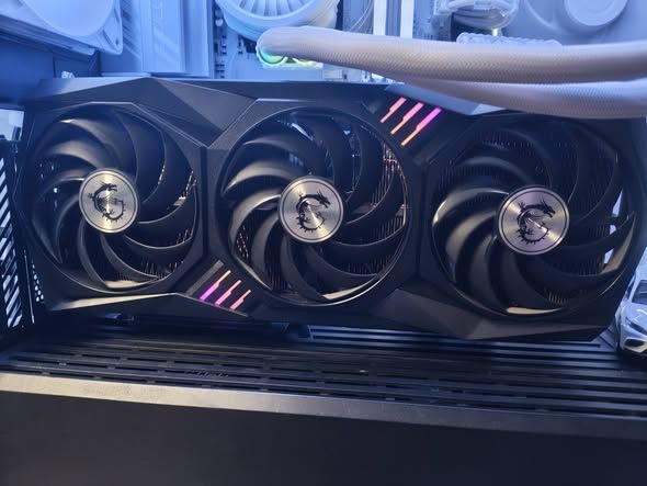 كرت شاشة Gigabyte RTX 3090 Gaming X Trio 24GB — الأردن (4)